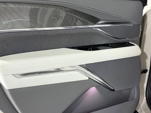 New 2026 Cadillac Escalade IQ Luxury 1 w/ LPO, Floor Liner Package image 40