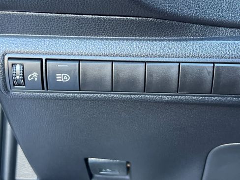 Used 2025 Toyota Corolla LE image 30