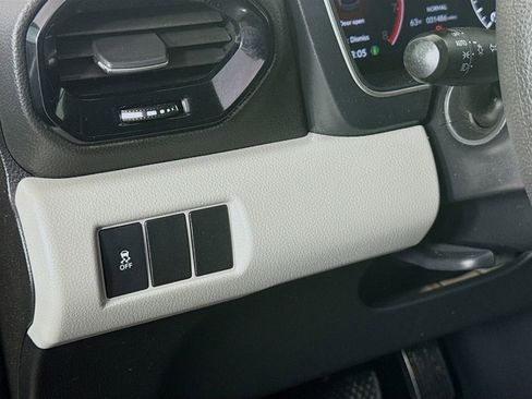 Used 2023 Honda Pilot LX image 10