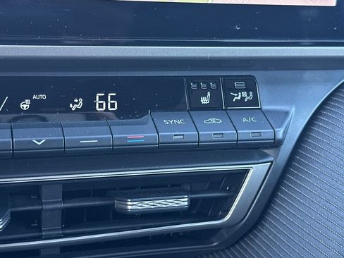 Used 2025 Toyota Camry SE w/ Multimedia Upgrade Package FWD image 29