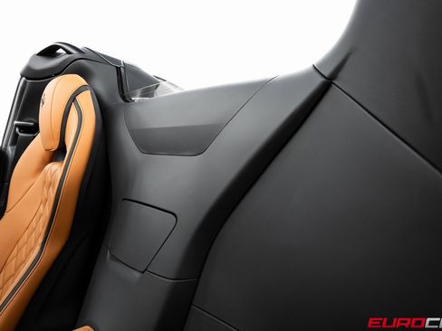 Used 2022 Ferrari 812 GTS image 42