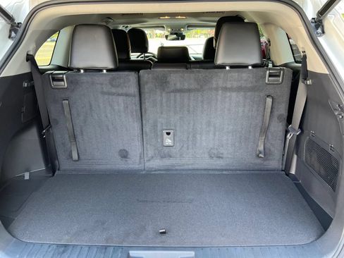 Used 2022 Toyota Highlander XLE FWD image 11