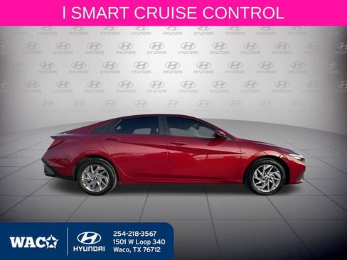 Used 2025 Hyundai Elantra Blue image 18