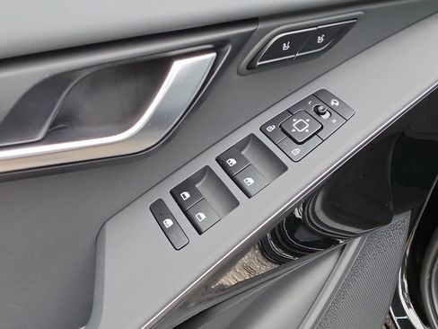 New 2026 Kia Niro FWD image 20