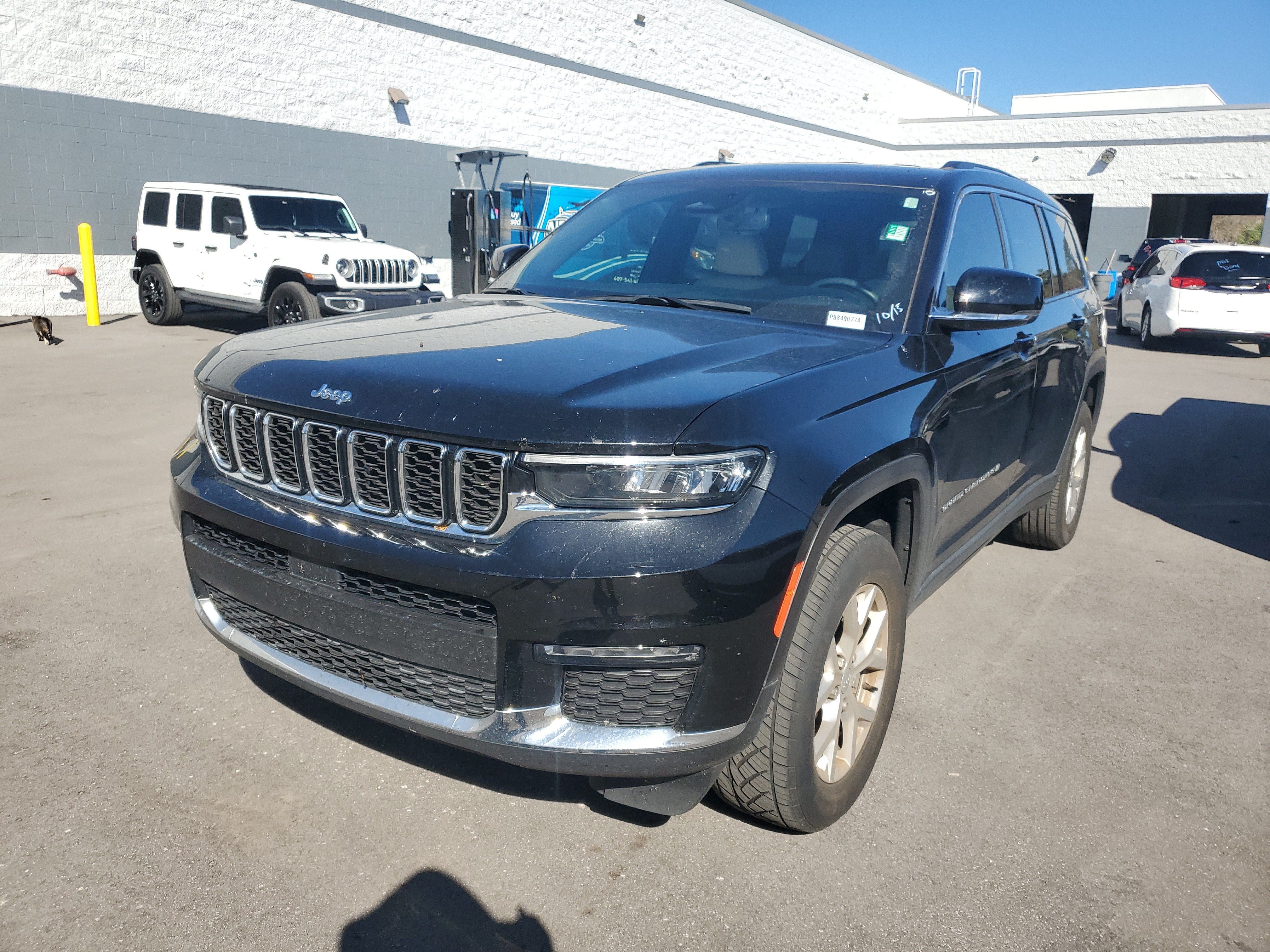 Used 2023 Jeep Grand Cherokee L Limited RWD image 4