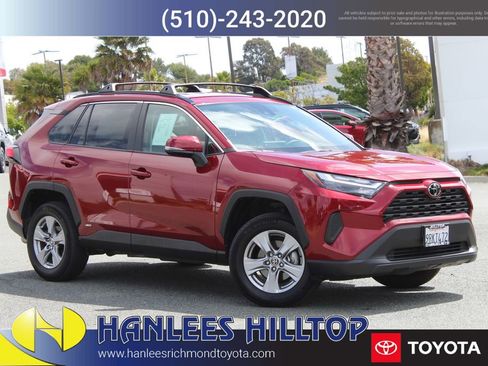 Used 2025 Toyota RAV4 XLE AWD/4WD image 1