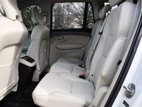 New 2026 Volvo XC90 B6 Ultra w/ Protection Package AWD/4WD image 17