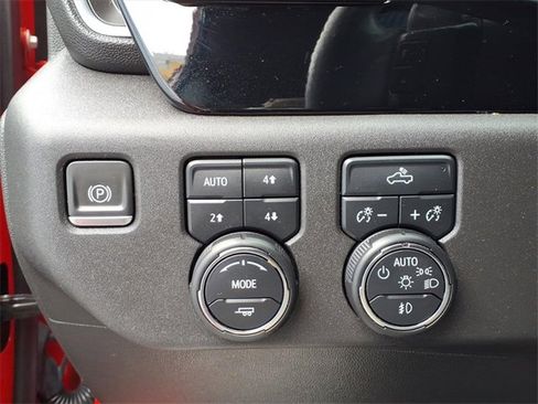 Used 2024 Chevrolet Silverado 1500 LT Trail Boss w/ Convenience Package II image 11