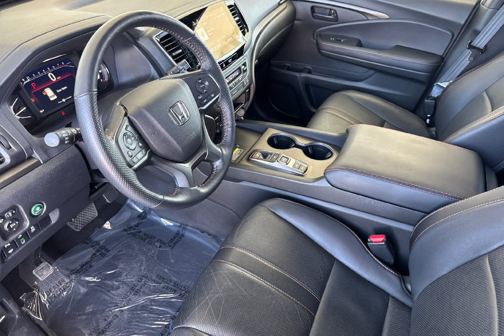 Certified 2024 Honda Passport TrailSport image 3