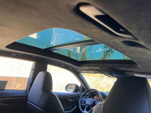 Used 2022 Audi RS Q8 image 37