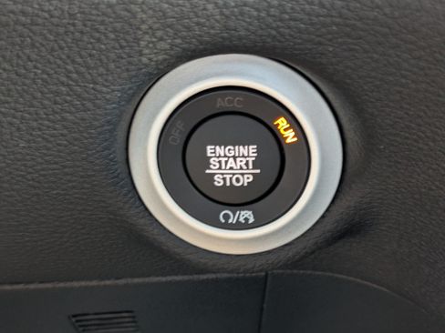 New 2026 Chrysler Pacifica Select FWD image 24