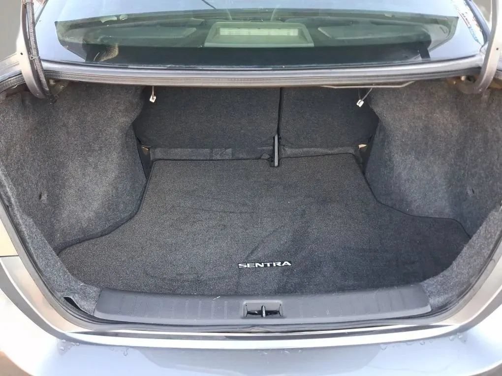 Used 2017 Nissan Sentra SV FWD image 19