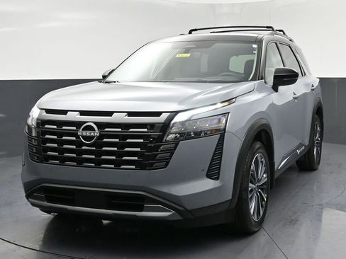 New 2026 Nissan Pathfinder Platinum AWD/4WD image 3