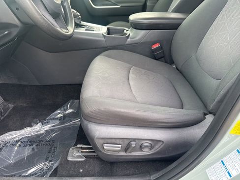 Used 2019 Toyota RAV4 XLE w/ Convenience Package AWD/4WD image 17