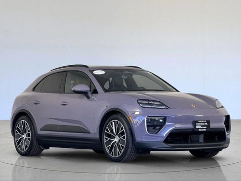 Certified 2025 Porsche Macan 4 Electric image 10