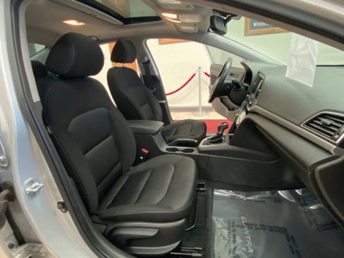 Used 2017 Hyundai Elantra Value Edition FWD image 13