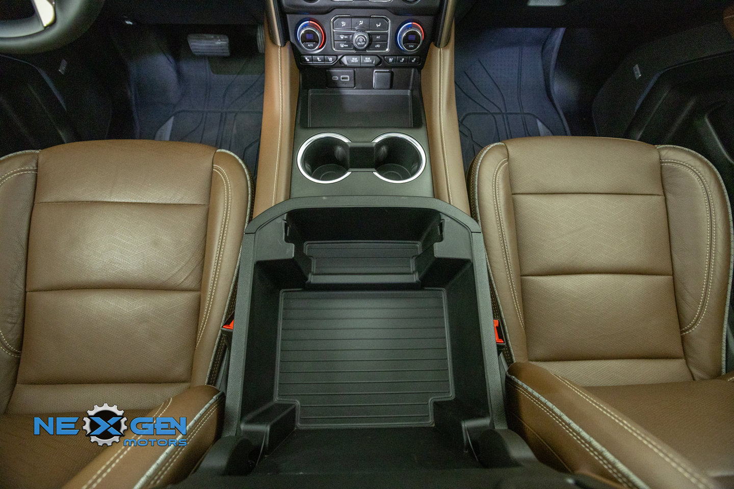 Used 2023 Chevrolet Tahoe High Country AWD/4WD image 34