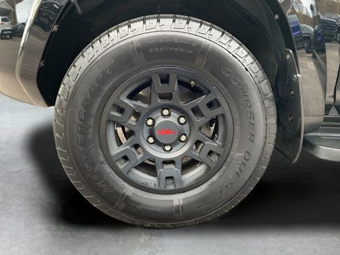 Used 2021 Toyota 4Runner Venture w/ Moonroof Package image 32