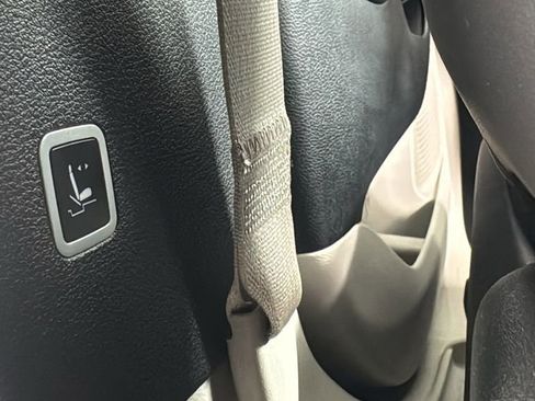 Used 2024 Chrysler Pacifica Touring-L image 44