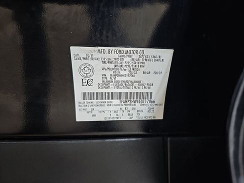 Used 2012 Ford Taurus SEL image 39