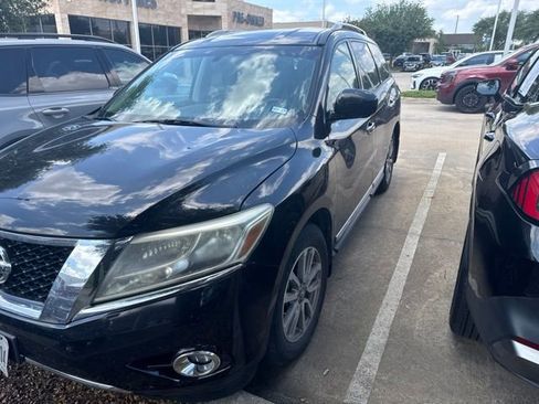 Used 2015 Nissan Pathfinder SL w/ SL Tech Package FWD image 4