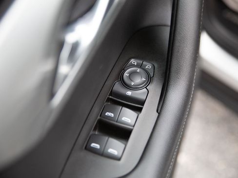 Used 2020 Chevrolet Blazer LT image 18