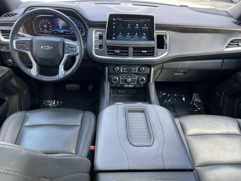 Used 2023 Chevrolet Tahoe Z71 w/ Luxury Package AWD/4WD image 3