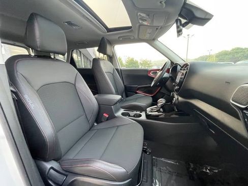 Used 2025 Kia Soul GT-Line w/ GT-Line Technology Package FWD image 31