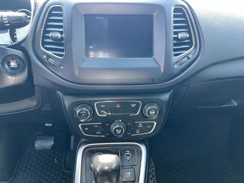 Used 2018 Jeep Compass Latitude w/ Popular Equipment Group AWD/4WD image 21