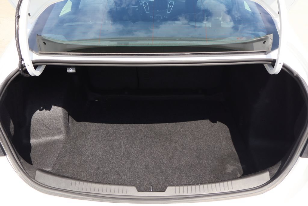 Used 2025 Chevrolet Malibu LT FWD image 25