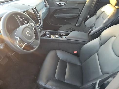 Used 2025 Volvo XC60 B5 Core image 2