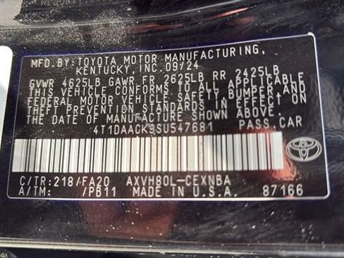 Used 2025 Toyota Camry LE FWD image 20