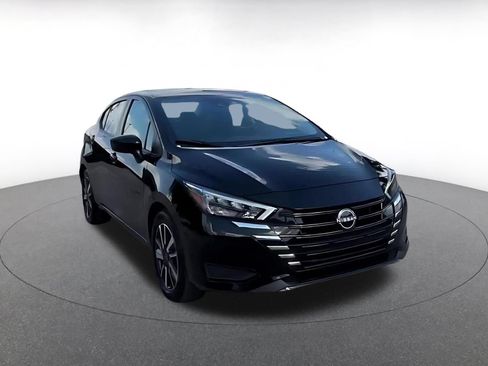 Used 2025 Nissan Versa SV FWD image 3