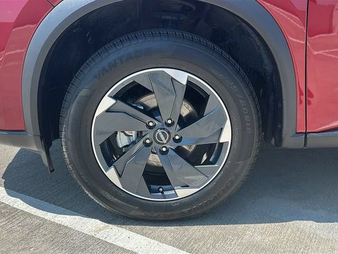 Used 2025 Nissan Rogue SV AWD/4WD image 6