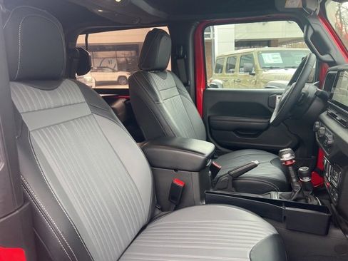 Used 2024 Jeep Wrangler Willys image 22
