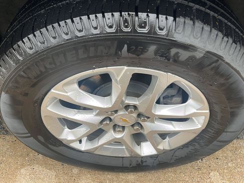 Used 2020 Chevrolet Traverse LT w/ LPO, 'HIT The Road' Package AWD/4WD image 6