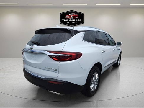 Used 2018 Buick Enclave Essence AWD/4WD image 6