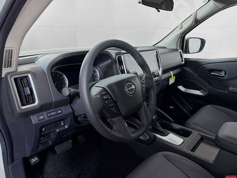 Certified 2025 Nissan Frontier SV w/ SV Convenience Package image 7