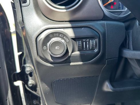 Used 2020 Jeep Wrangler Unlimited Sport S w/ Sun And Sound Package AWD/4WD image 32