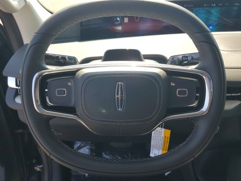 New 2027 Lincoln Navigator Reserve AWD/4WD image 16