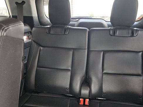 Used 2023 Ford Explorer XLT w/ Equipment Group 202A RWD image 16