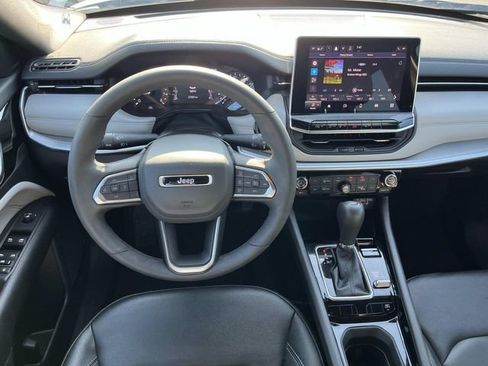 Used 2025 Jeep Compass Limited AWD/4WD image 12