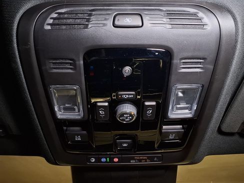 Certified 2025 Cadillac Escalade Sport AWD/4WD image 10