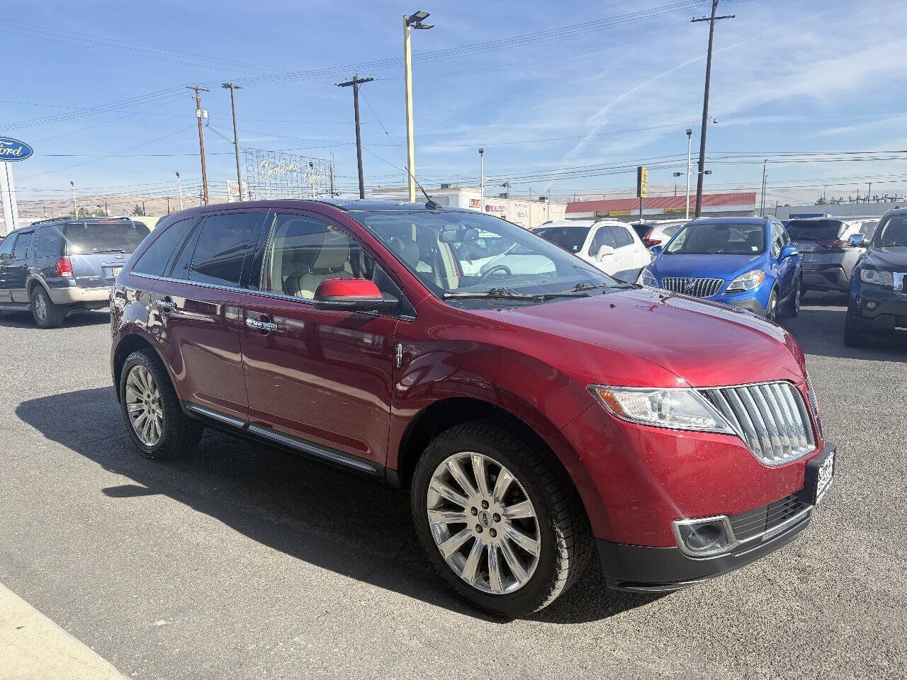 Used 2013 Lincoln MKX AWD image 4