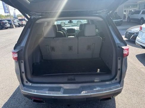 Used 2020 Chevrolet Traverse Premier FWD image 16