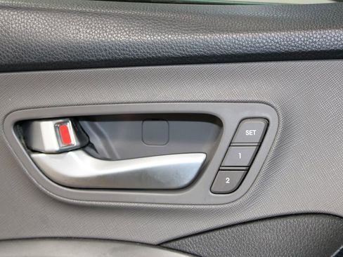 Used 2017 Hyundai Santa Fe Limited image 19