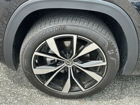 Used 2026 Volkswagen Atlas Cross Sport SEL Premium R-Line AWD/4WD image 8