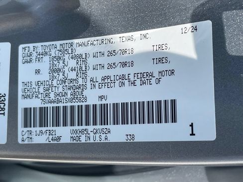 Used 2025 Toyota Sequoia SR5 AWD/4WD image 35