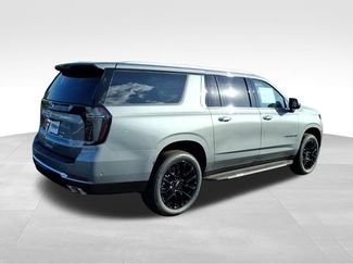 New 2026 Chevrolet Suburban High Country w/ Sun And Tow Package AWD/4WD video 3