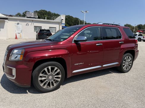 Used 2017 GMC Terrain Denali AWD/4WD image 3